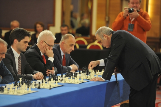 Kasparov simultanka