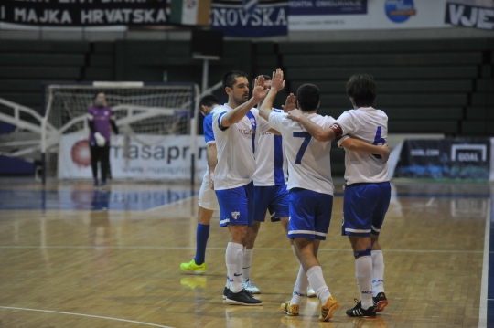 Nacional, Dinamo mali nogomet ,  Zinaja