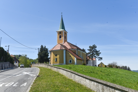 Rekonstrukcija crkvene površine u Svetoj Nedelji