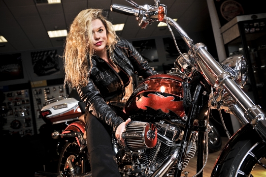 Riana Petanjek Harley Davidson
